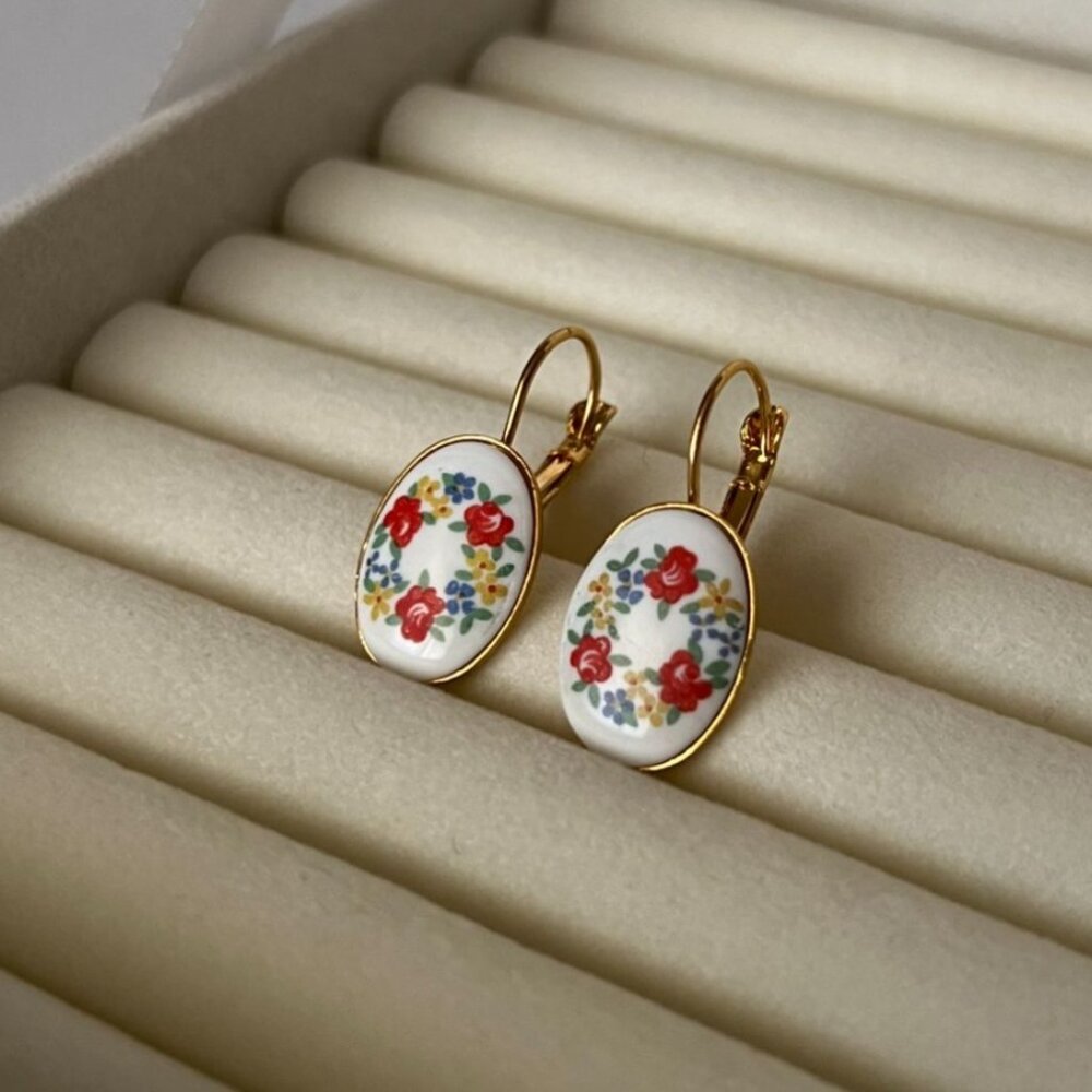 Floral Porcelain Drop Earrings Gold Tone Leverback Dangle Oval